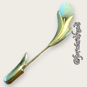 Vintage 1980 Avon Graceful Tulip Stick Pin